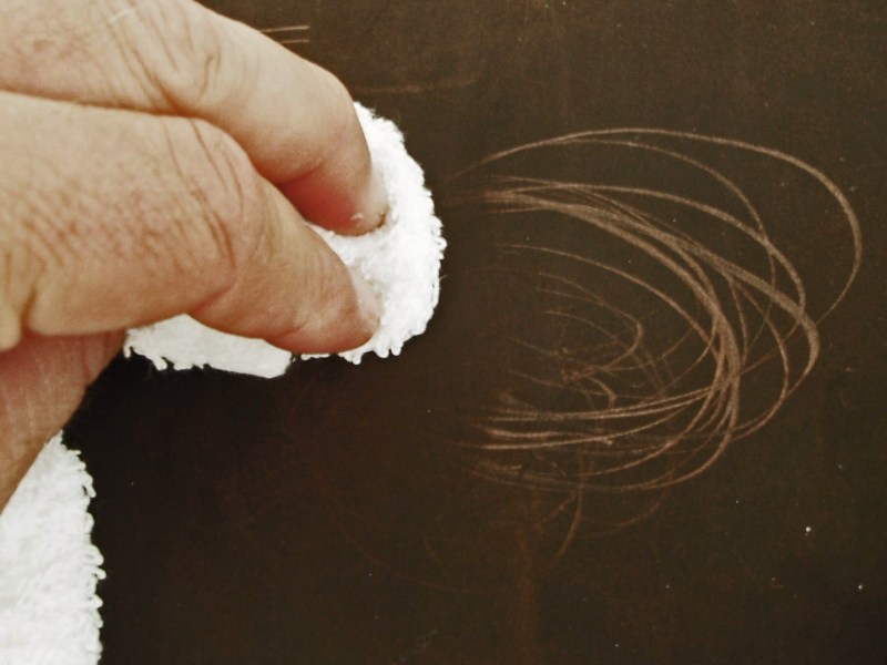 Application de l’Aniline Cream.