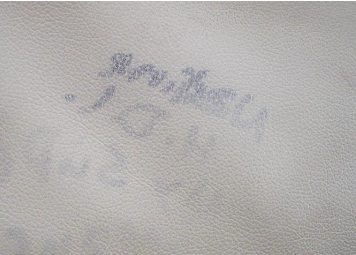 Encre de tampon sur cuir